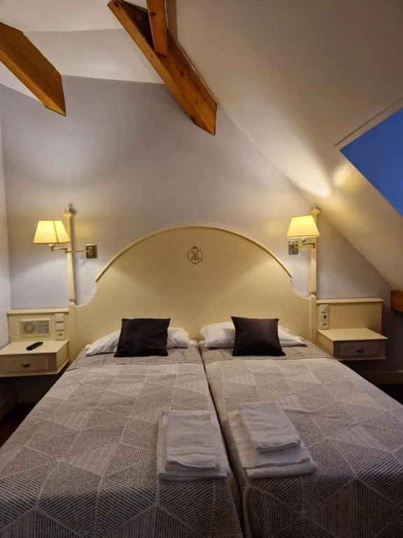 Habitación Doble con cama supletoria - 1 o 2 camas — Hotel Harrison Etxea