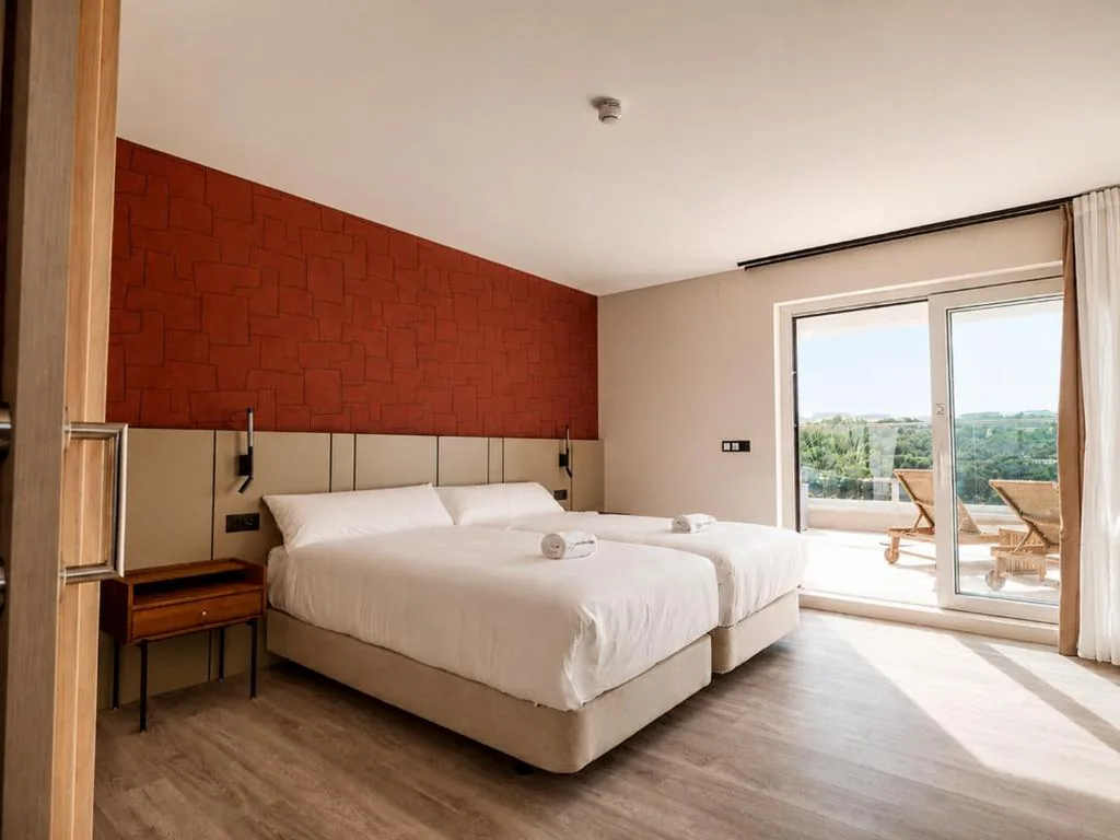Superior-Doppelzimmer mit Terrasse – 1 oder 2 Betten — Hotel Henko
