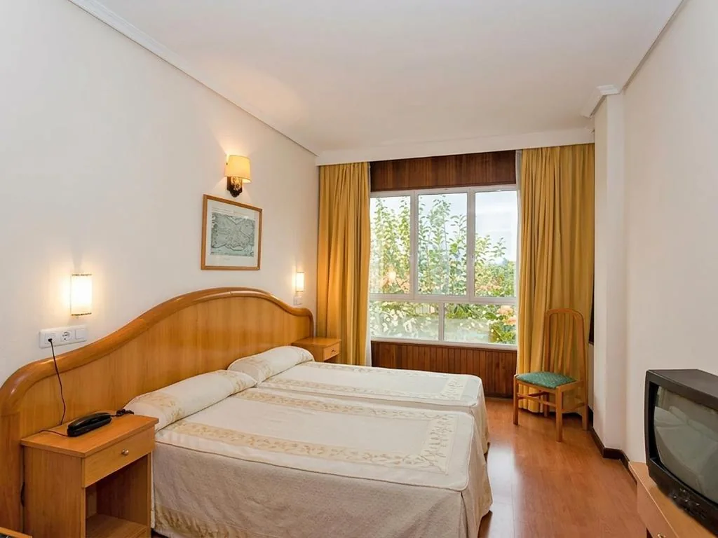 スーペリアダブルルーム — Hotel Herbiña 3000
