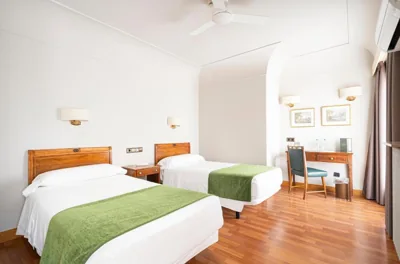 Hotel Hernán Cortés — photo 7