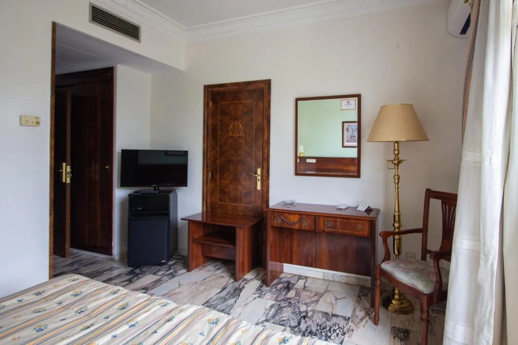 Doppelzimmer – 2 Betten — Hotel Hidalgo