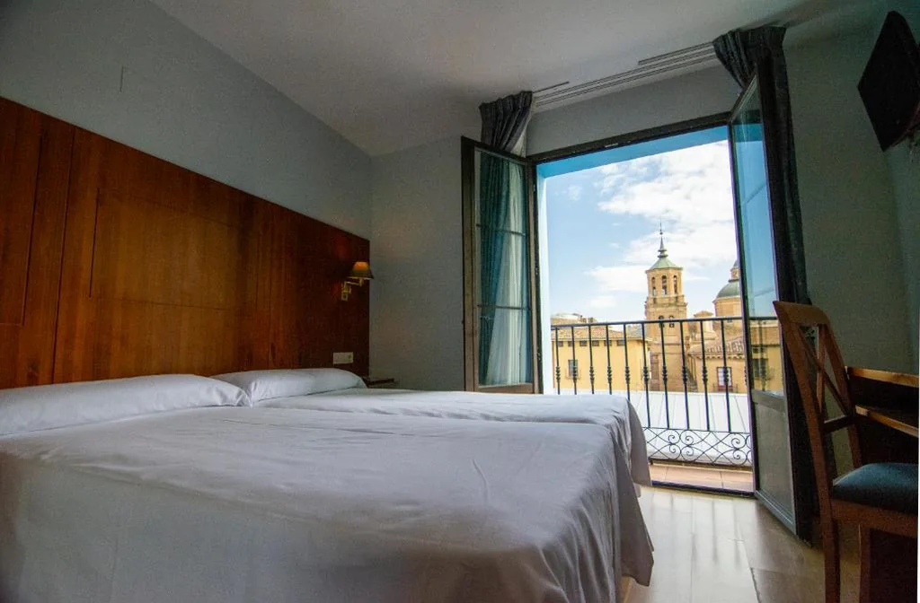 Habitación Doble con balcón - 1 o 2 camas — Hotel Hispania