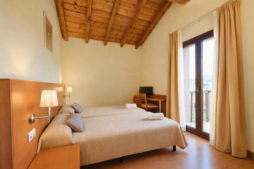 Habitación Triple — Hotel Ibaigune