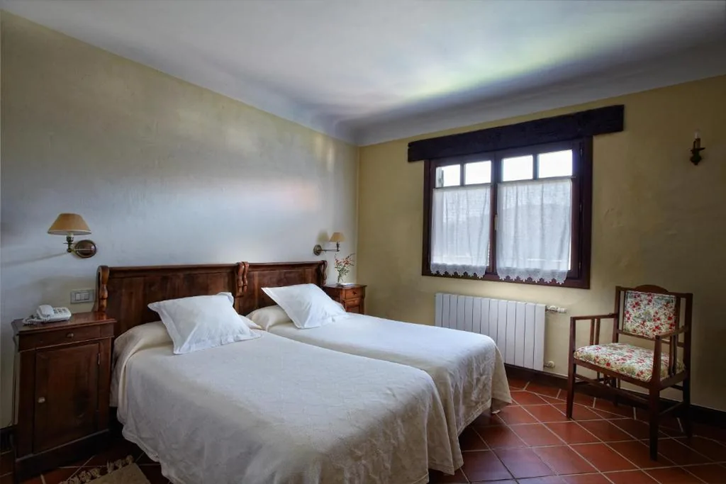 Camera doppia - 1 o 2 letti — Hotel Ibarra Zalla