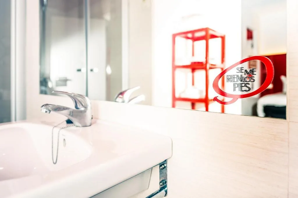 Quarto Standard com 2 camas individuais e cama extra — Hotel Ibis Styles La Rioja Arnedo