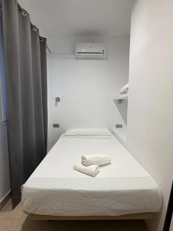 Quarto Individual — Hotel Ibiza