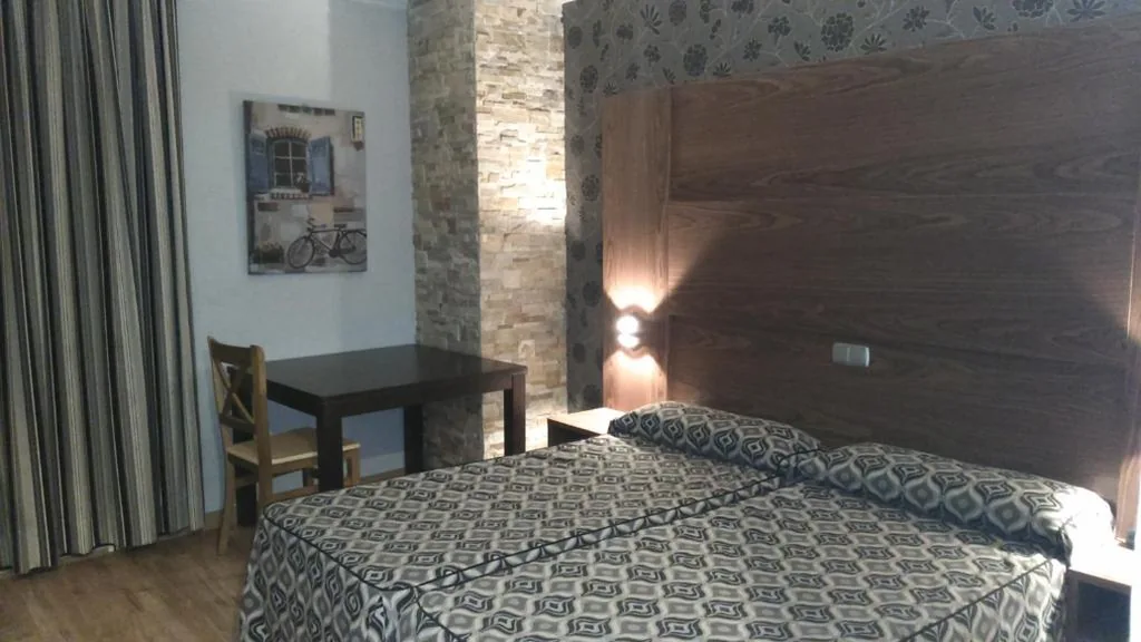 Habitación Doble - 1 o 2 camas — Hotel Ideal