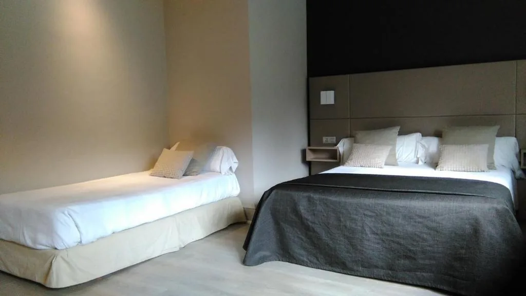 Camera doppia con letto aggiunto — Hotel Igeretxe