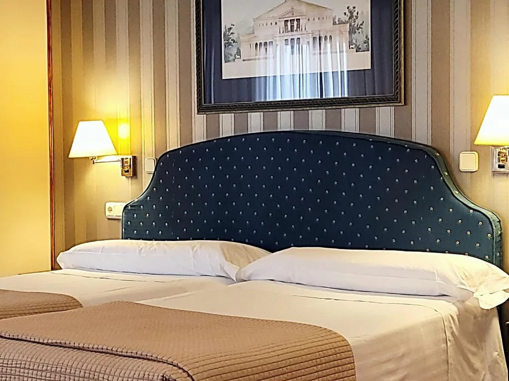 Habitación Doble con cama supletoria — Hotel Imperial