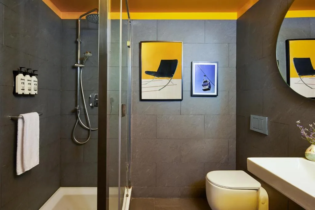 Habitación Doble Estándar — Hotel Indigo Barcelona Plaza Espana by IHG