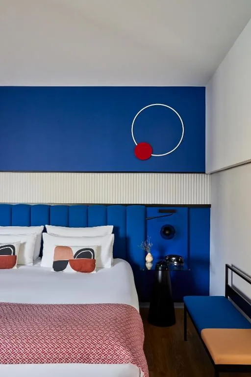 Habitación Premium adaptada para personas con movilidad reducida - Cama grande — Hotel Indigo Barcelona Plaza Espana by IHG