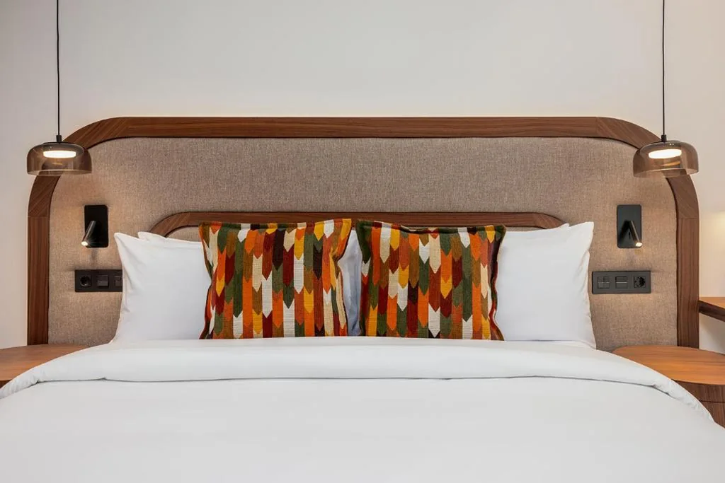 Habitación Estándar adaptada para personas de movilidad reducida - 1 cama grande — Hotel Indigo Gandia Beach by IHG