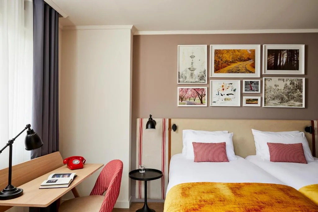 Habitación Doble Estándar - 2 camas — Hotel Indigo Madrid - Princesa by IHG