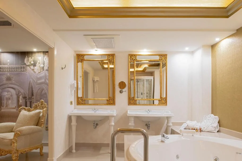 Suite Versalles — Hotel Infanta Leonor
