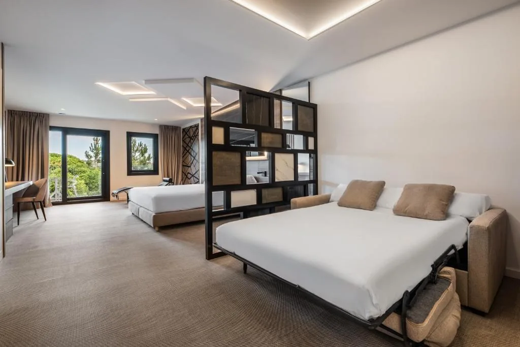 Junior Suite (2 Erwachsene + 2 Kinder) — Hotel Inffinit Sanxenxo