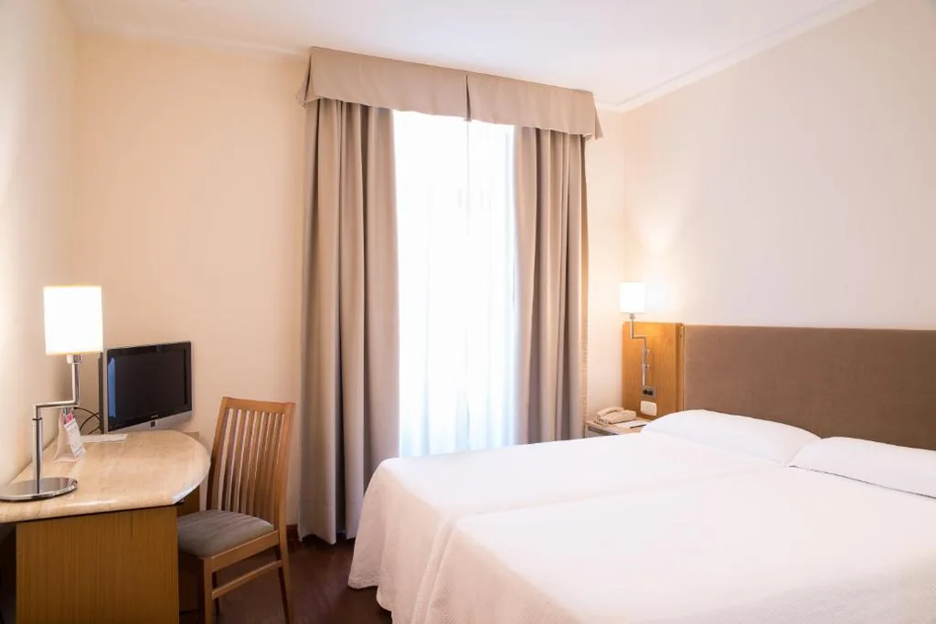 Quarto Duplo Superior — Hotel Inglaterra