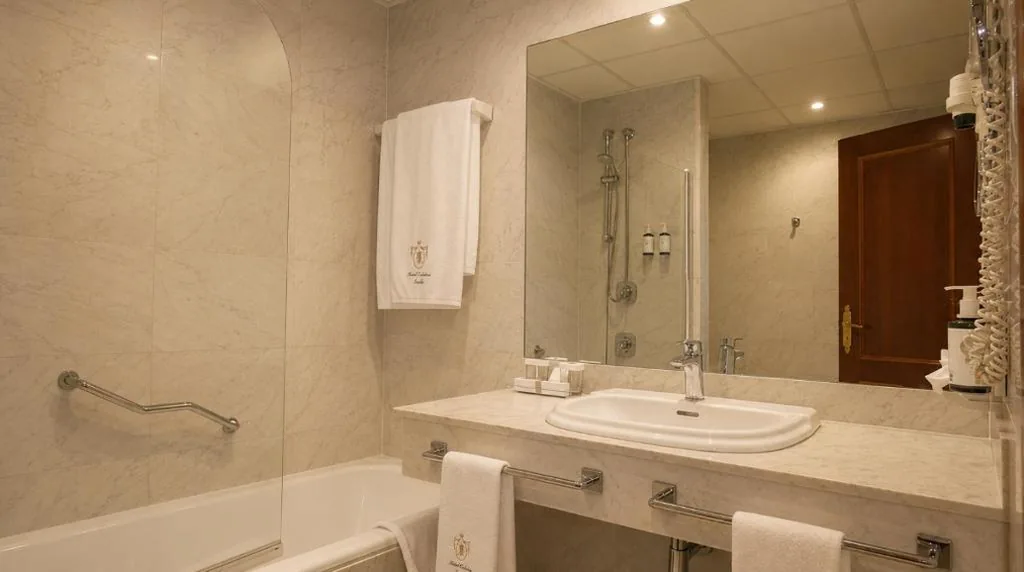 Camera doppia classica - 1 o 2 letti — Hotel Inglaterra