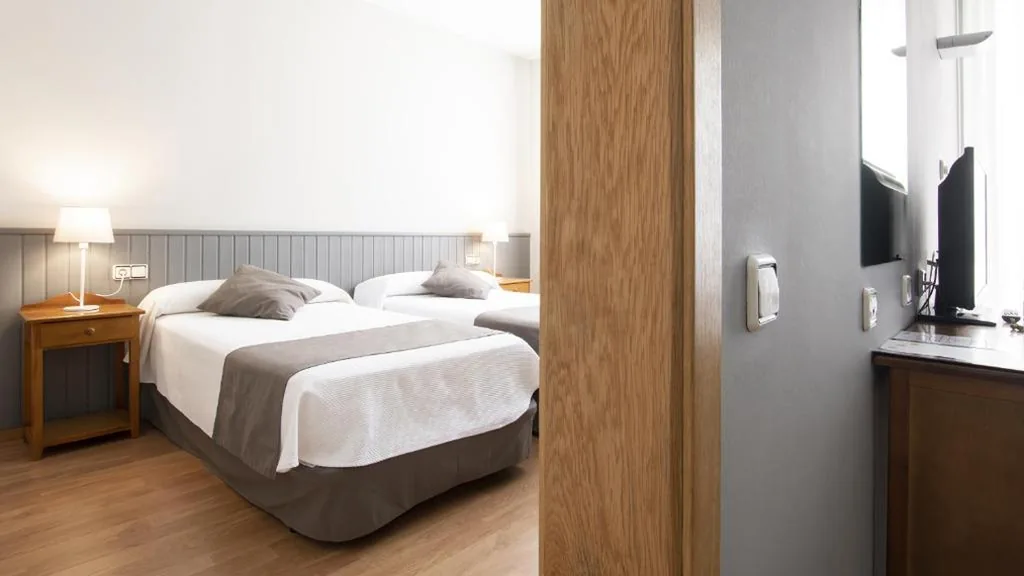 Chambre quadruple — Hotel Isabel de Segura