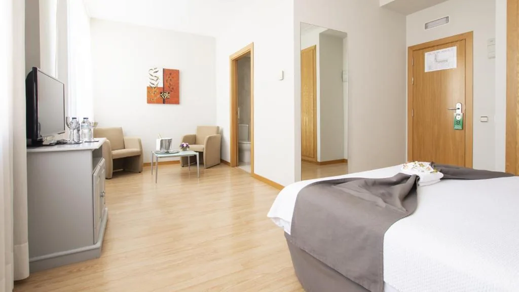 Chambre double supérieure - 1 ou 2 lits — Hotel Isabel de Segura