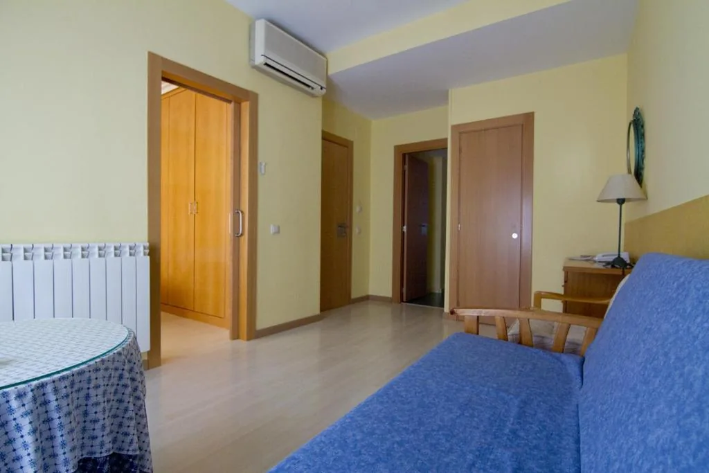 Quarto Triplo — Hotel Isasa