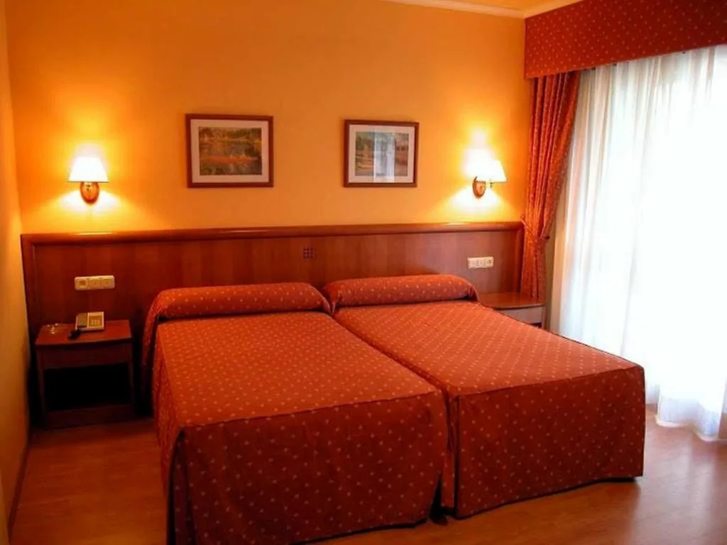 Camera Doppia con 2 letti — Hotel Isolino