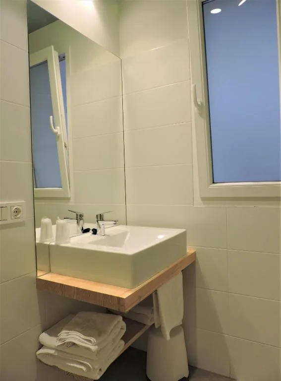 Habitación Triple económica — Hotel Jacobeo