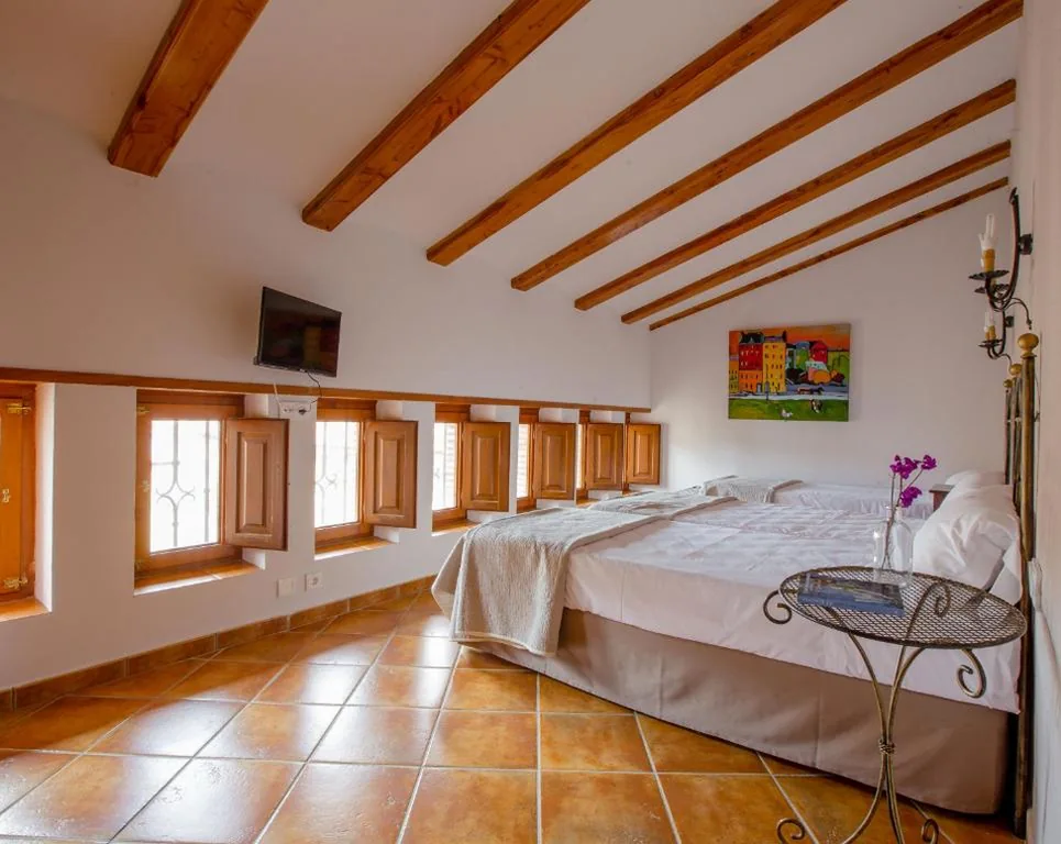 Quarto Triplo — Hotel Jaime I