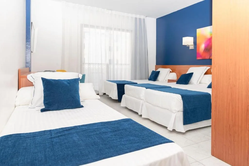 Habitación Cuádruple (4 adultos) — Hotel Jaime I
