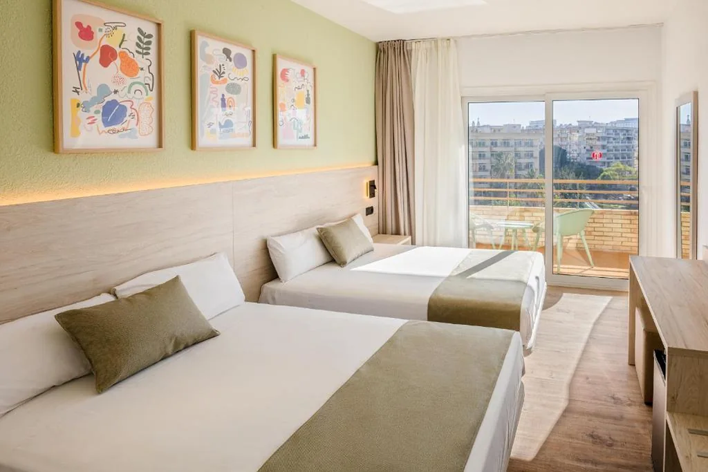 Habitación Doble con vistas a la piscina - 1 o 2 camas — Hotel Jaime I