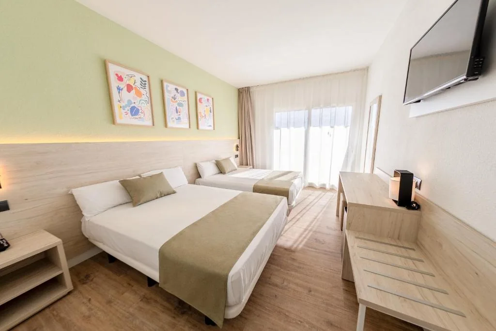 Habitación Familiar (2 adultos y 2 niños) — Hotel Jaime I