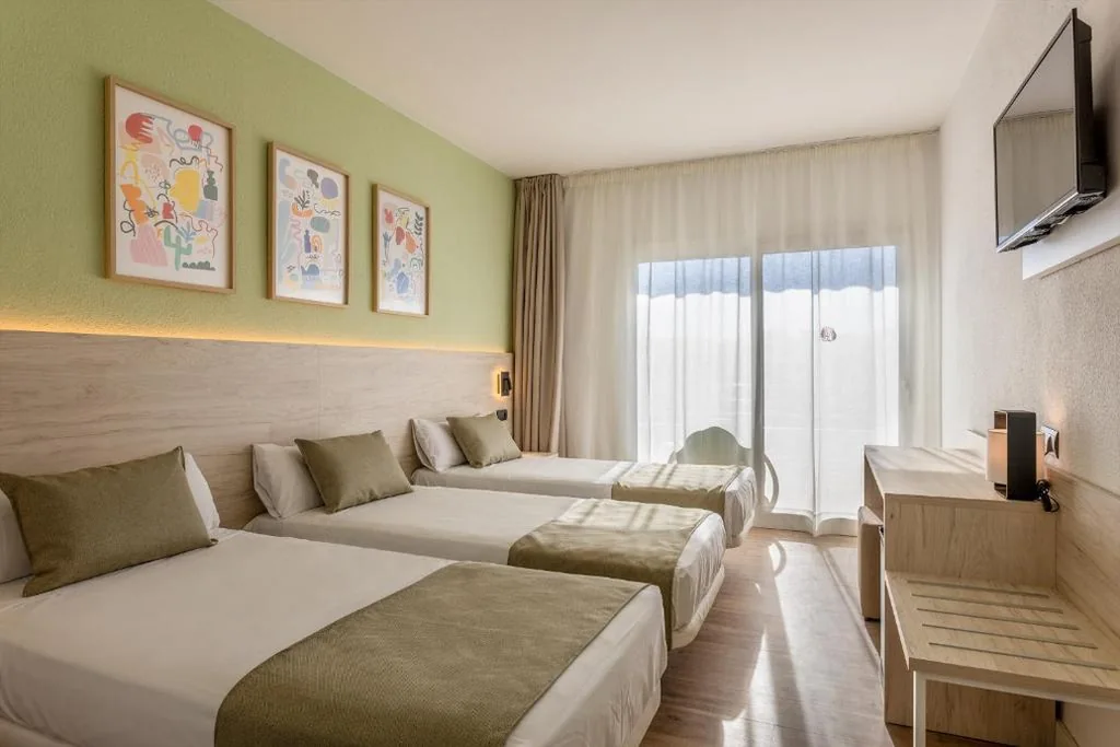 Habitación Triple (3 adultos) — Hotel Jaime I