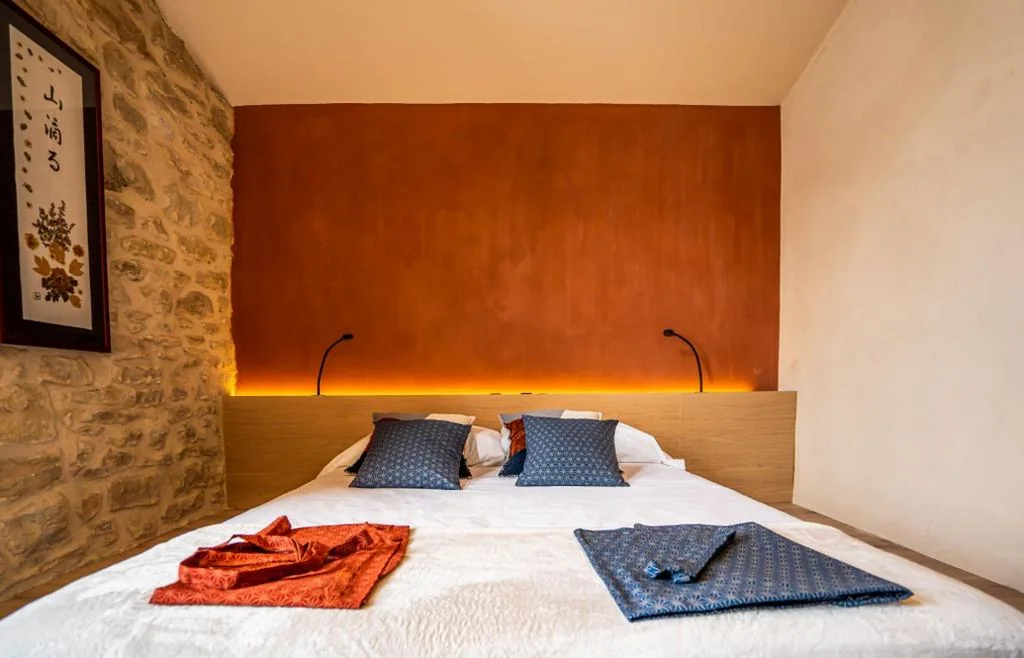 Habitación Doble con terraza — Hotel japonès Puigpinós
