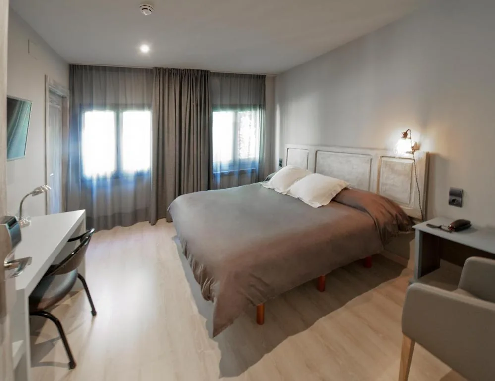 Habitación Doble Superior — Hotel Jardí Apartaments