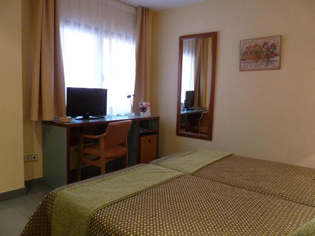 Doppelzimmer – 2 Betten — Hotel Jardín de Aranjuez