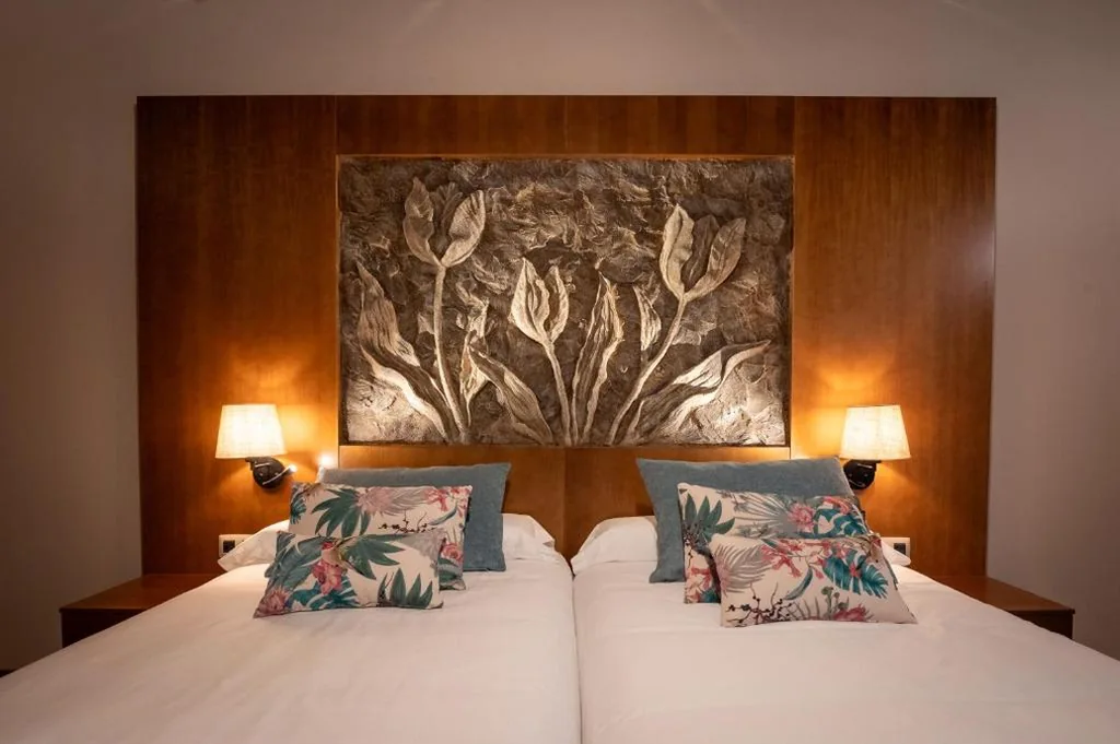 Superior Room with Extra-Large Bed — Hotel Jardin Secreto
