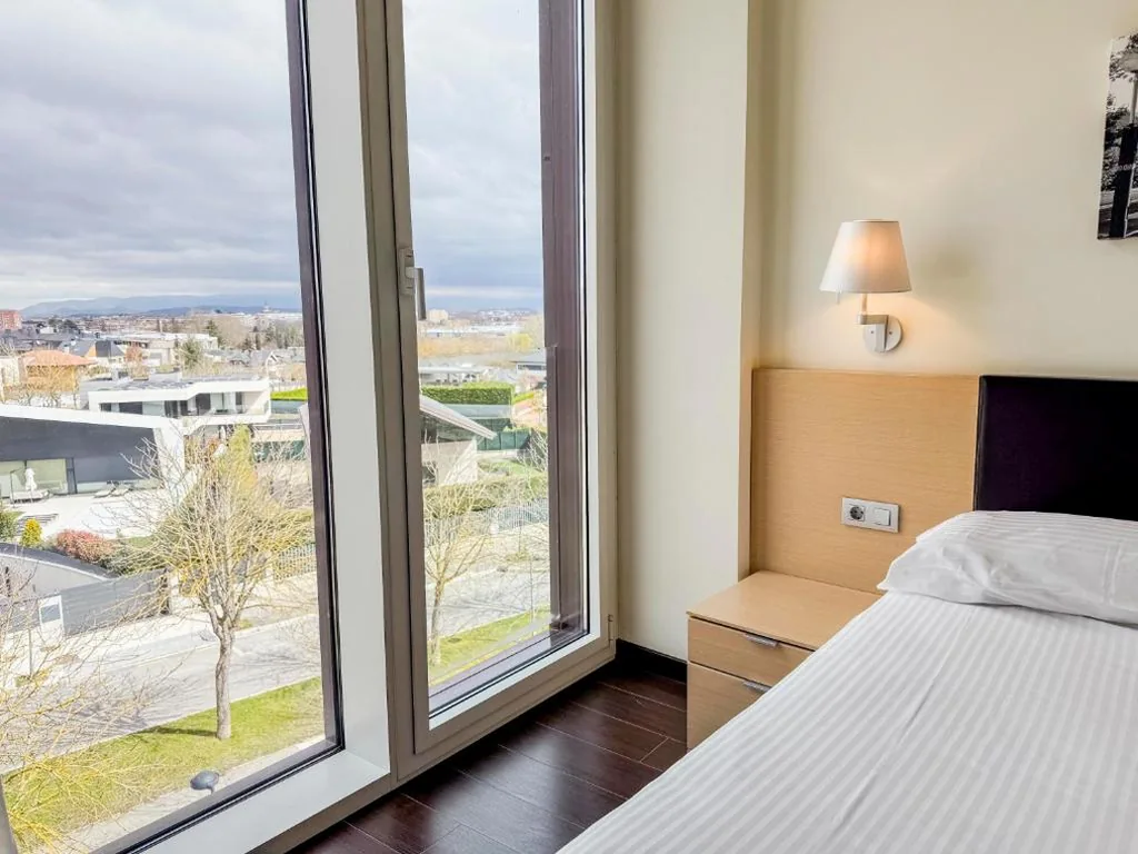 Appartamento con 1 camera da letto — Hotel Jardines de Uleta Suites