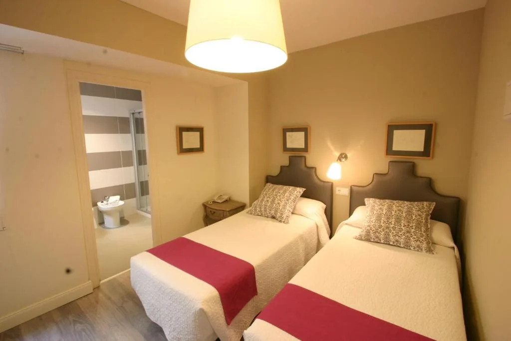 Comfort-tweepersoonskamer - 1 of 2 bedden — Hotel Jávea