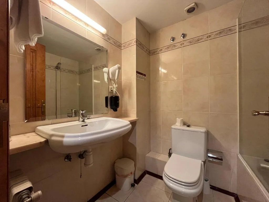 Habitación Doble - 2 camas — Hotel Joan Canejan