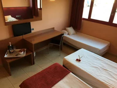 Hotel Jonquera — foto 7
