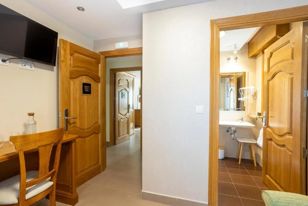 Habitación Doble Deluxe con balcón — Hotel Kamiñoko