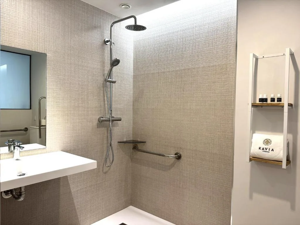 Quarto Duplo adaptado para pessoas com mobilidade reduzida — Hotel Kavia Sarria