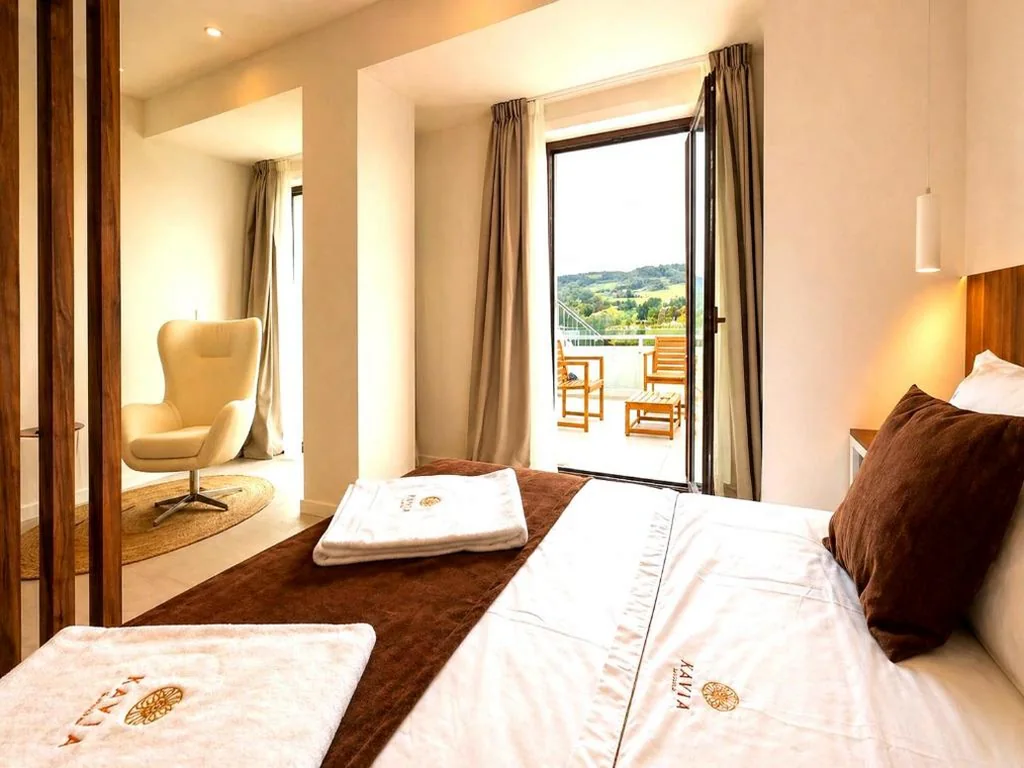 Quarto Duplo com vista para a piscina — Hotel Kavia Sarria