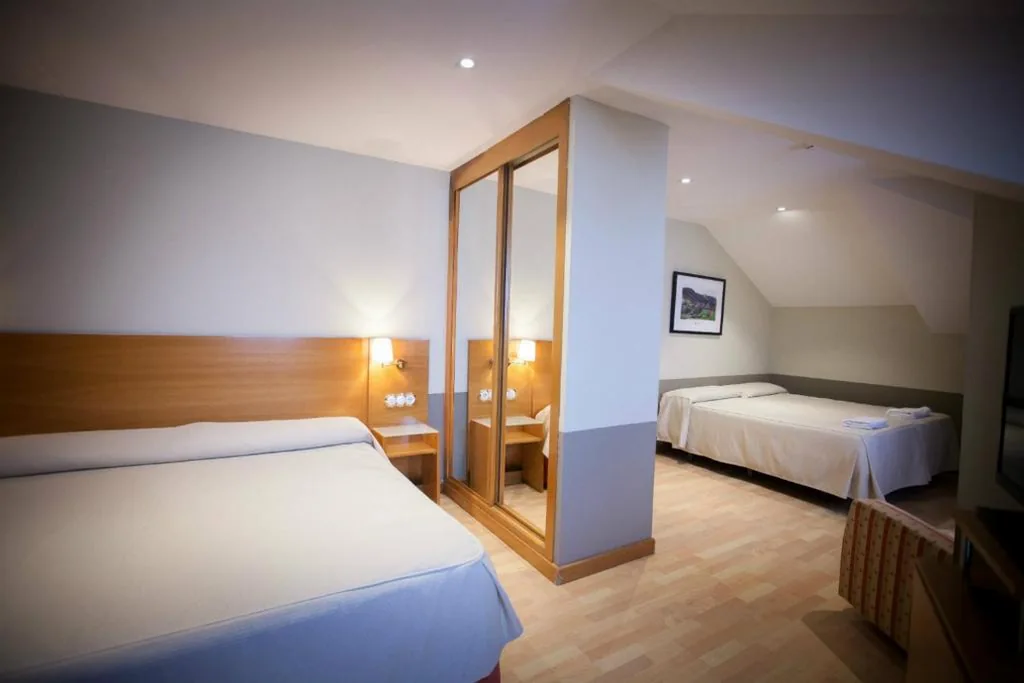 Quarto Familiar com banheira — Hotel Kaype - Quintamar
