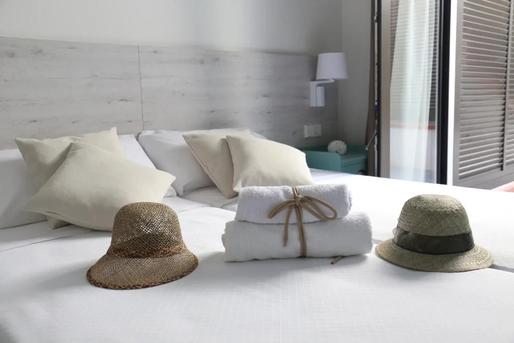 Double Room with Terrace - 1 or 2 Beds — Hotel L'Escala Centre