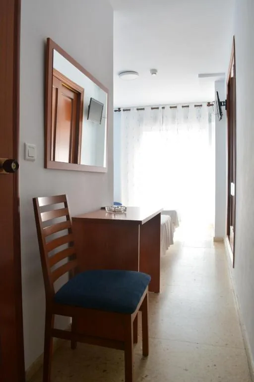 Habitación Doble Estándar - 2 camas — Hotel L'Escala