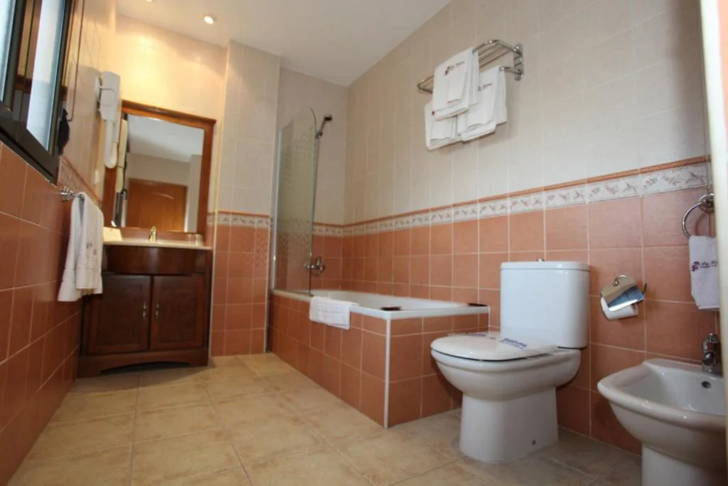 Dreibettzimmer — Hotel La Bodega