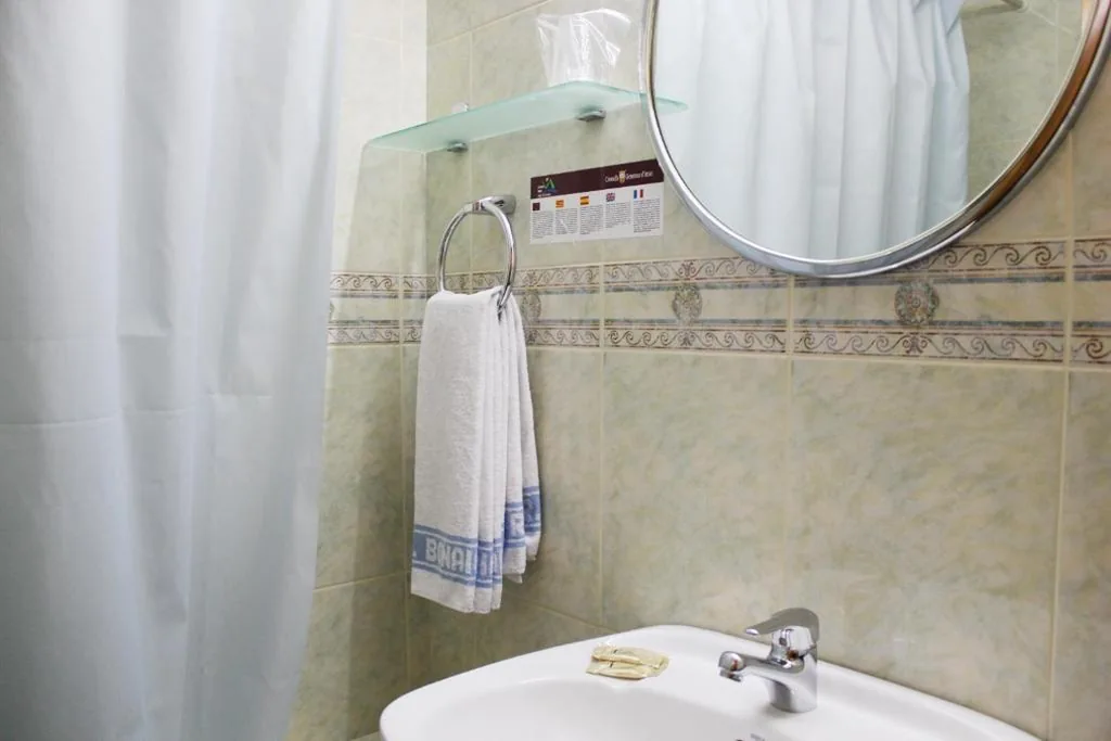 Chambre familiale (2 adultes + 1 enfant) — Hotel La Bonaigua