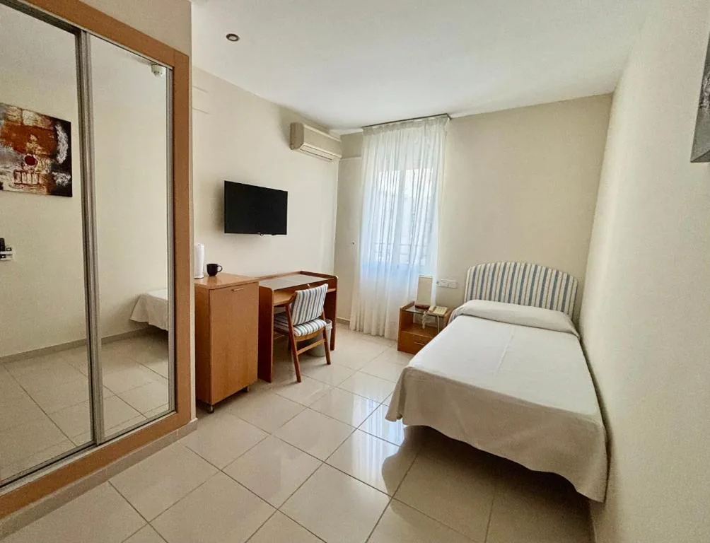 Habitación Individual Económica — Hotel La Cala Finestrat