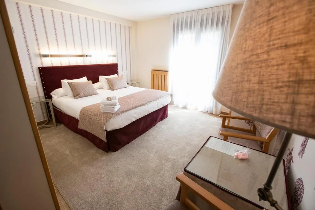 Camera Standard con letto matrimoniale grande — Hotel La Casona de Llerices