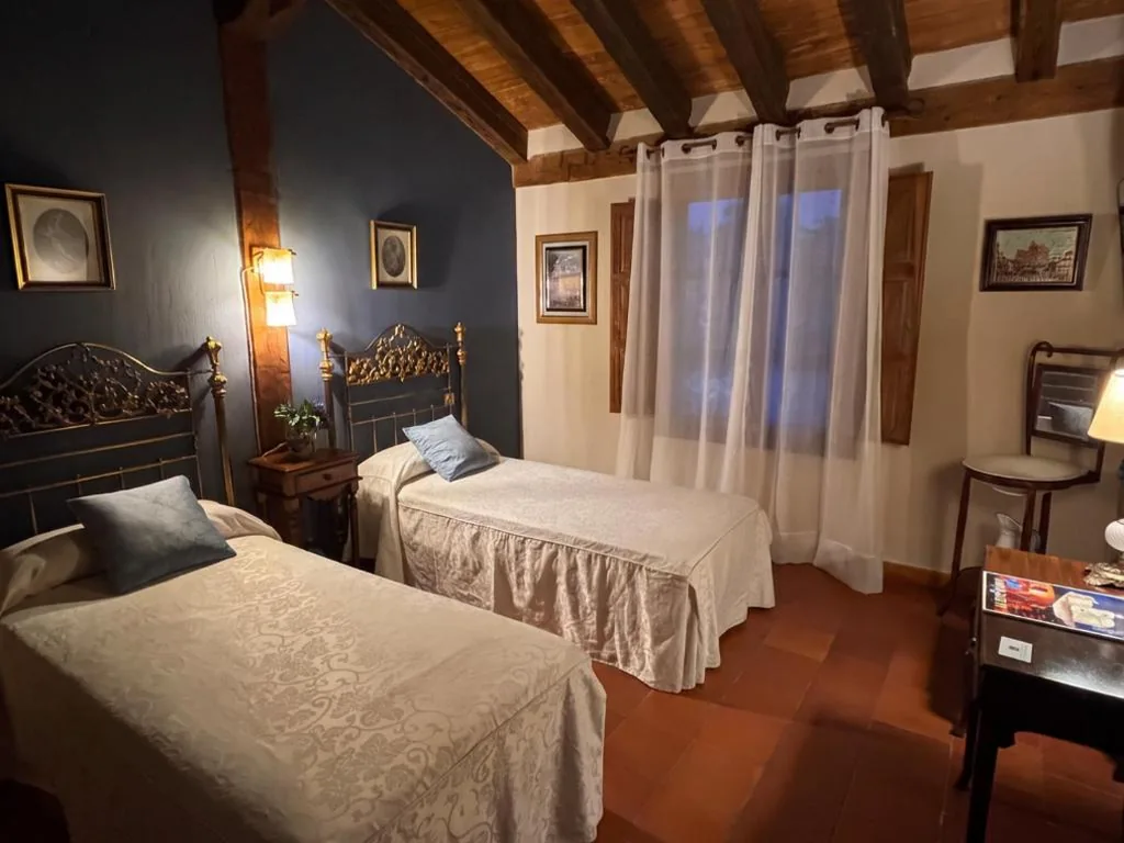 Habitación Doble Superior — Hotel La Casona del Molinero by gaiarooms